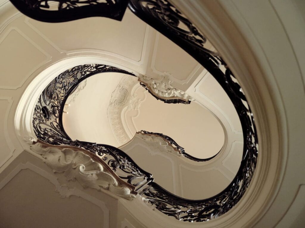 la scala ellittica liberty di palazzo Donizetti. È qui
che si svolgerà la nuova
edizione di L’appartamento by Artemest.