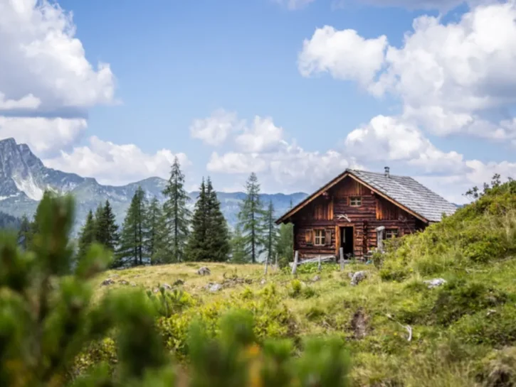 Case a 1 euro in montagna, boom di richieste: perché sempre più persone scelgono le Dolomiti vicentine