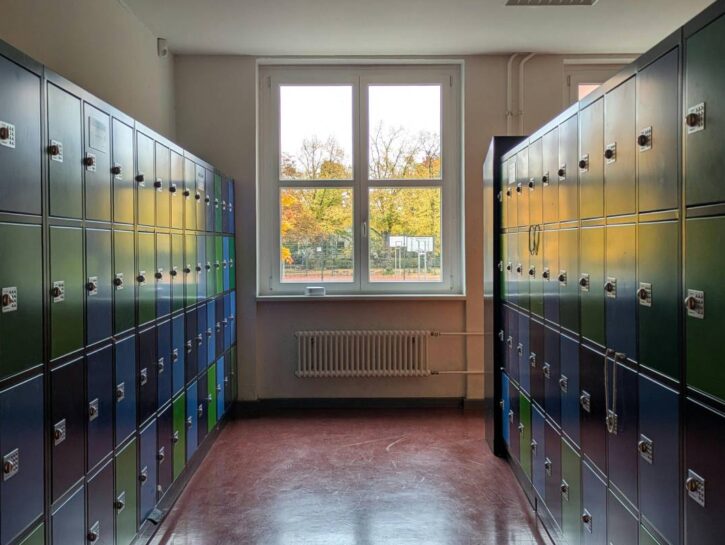 DDL Valditara rinviato: perché delegare alle famiglie l'educazione sessuo-affettiva è sbagliato