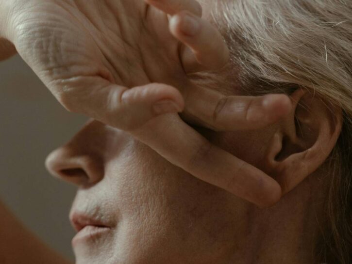 La menopausa e il gaslighting medico: perché è ancora un problema