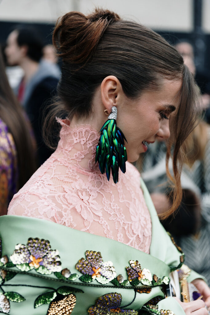 come indossare un orecchino solo tendenza gioielli moda primavera estate 2026