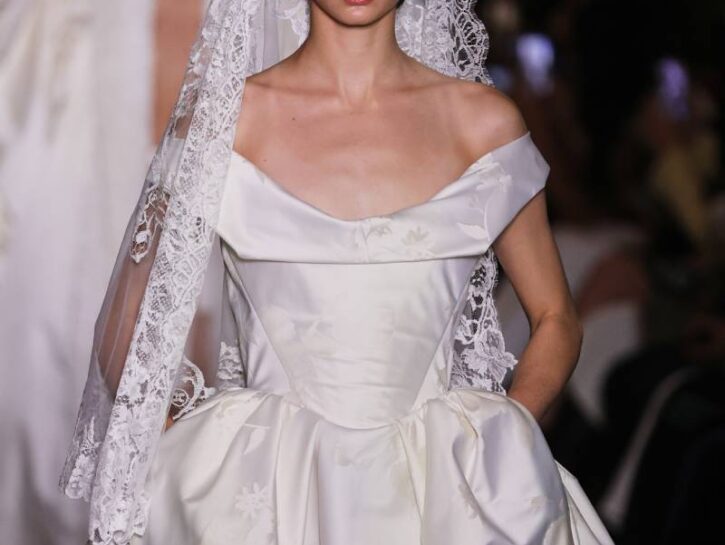 Ti sposeresti rinunciando all'abito lungo? Il mini abito da sposa è la nuova tendenza