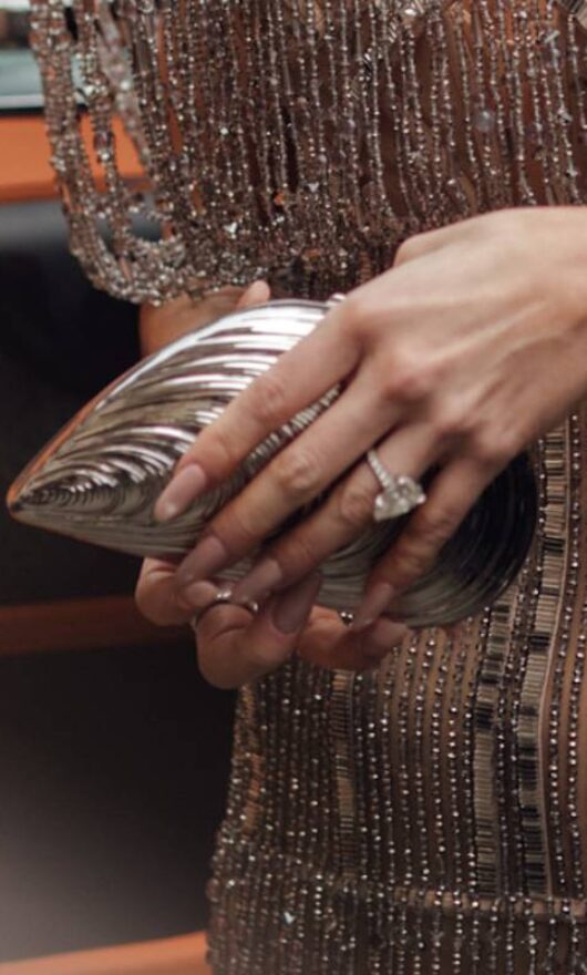 Porti un anello di fidanzamento al dito? Il Travel Engagement Ring è ciò che ti occorre