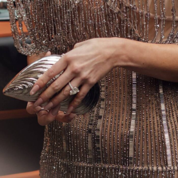 Porti un anello di fidanzamento al dito? Il Travel Engagement Ring è ciò che ti occorre