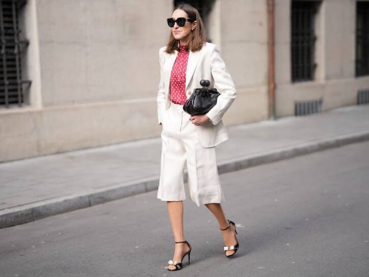 Bermuda (amatissimi dalle It-girl): guida a come elevarne la coolness con le scarpe giuste