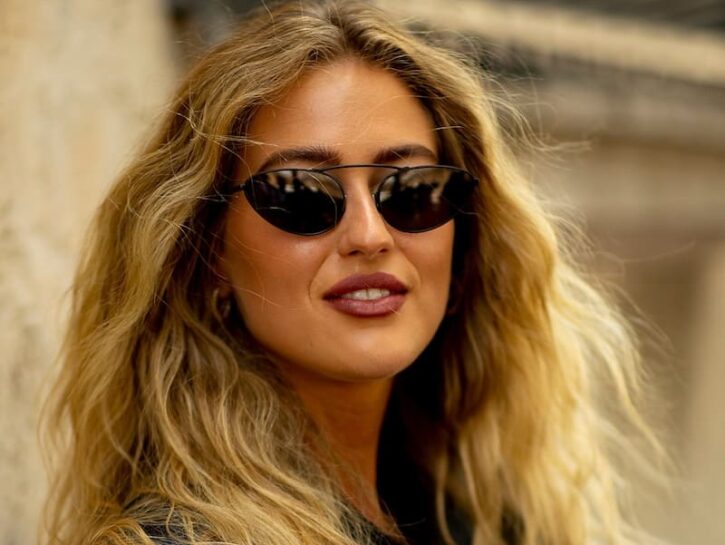 Capelli che si gonfiano durante la giornata: non è solo crespo