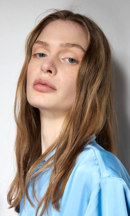 Dormire male si vede in viso: cosa succede alla pelle (e come recuperare)