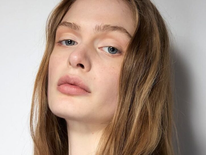 Dormire male si vede in viso: cosa succede alla pelle (e come recuperare)