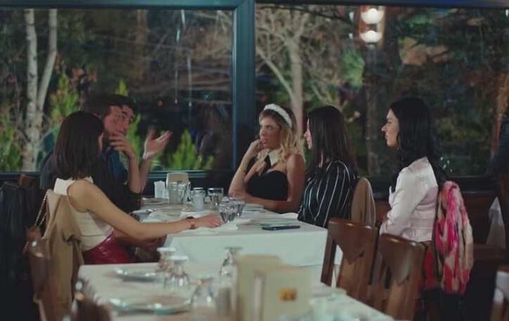 persone a tavola