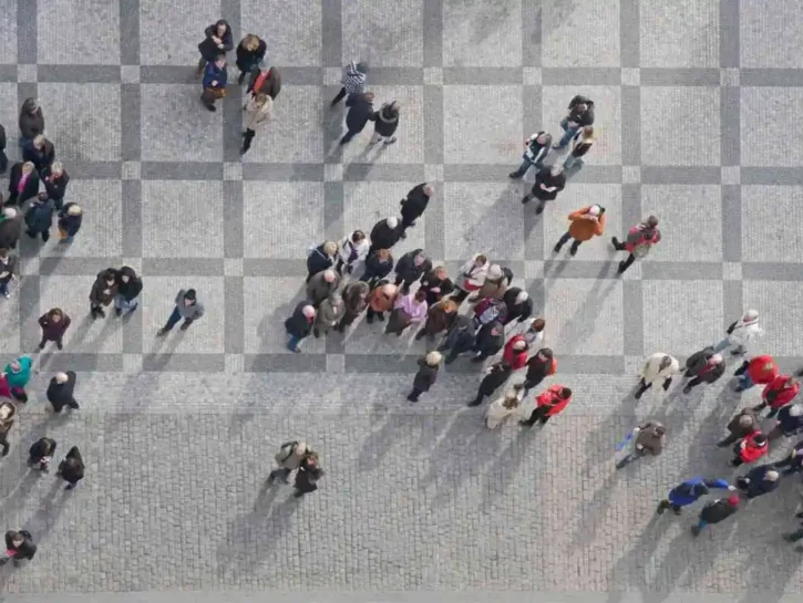 Denatalità in Italia: nel 2025 nascite ancora in calo e figli per donna a 1,14