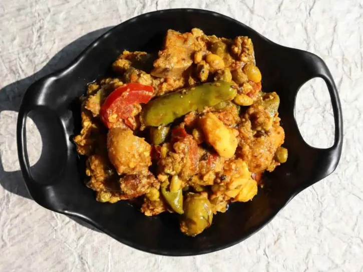 Undhiyu, il piatto unico del Gujarat a base di verdure e masala