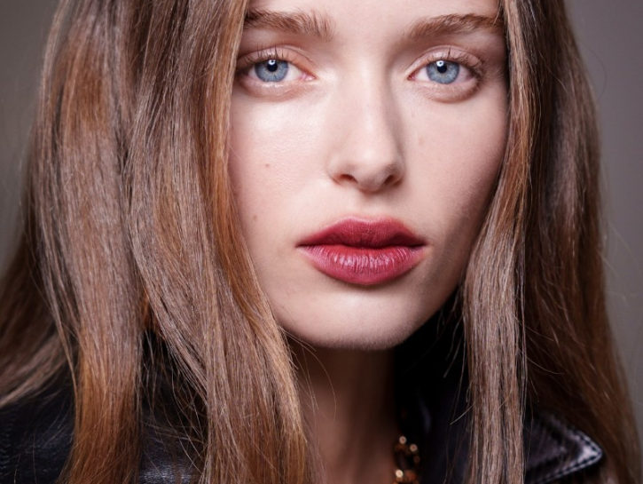 Capelli spessi: come domarli (senza impazzire)