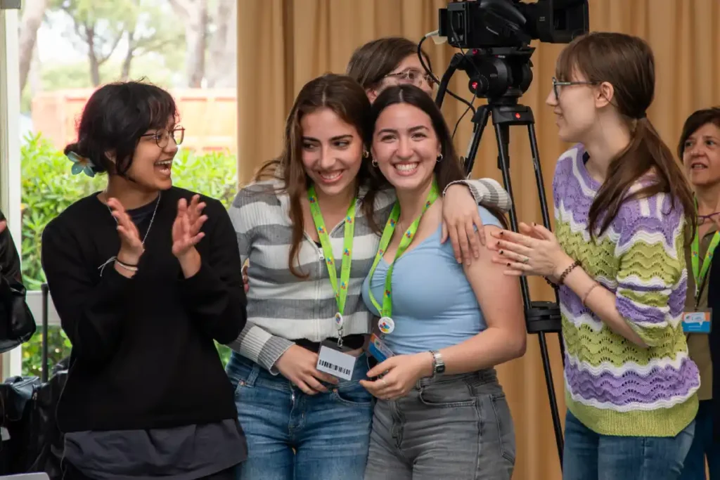 Radhika, Francesca, Sophia e Bianca, da Pescara e da Torino, tra le migliori speaker dell’edizione per la sezione in lingua inglese. Foto: IS Giovanni Falcone di Gallarate (Va)
