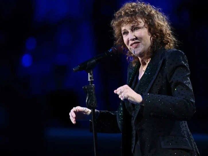 Fiorella canta Fabrizio De André e Ivano Fossati, l'incontro tra la Mannoia e due geni della musica italiana