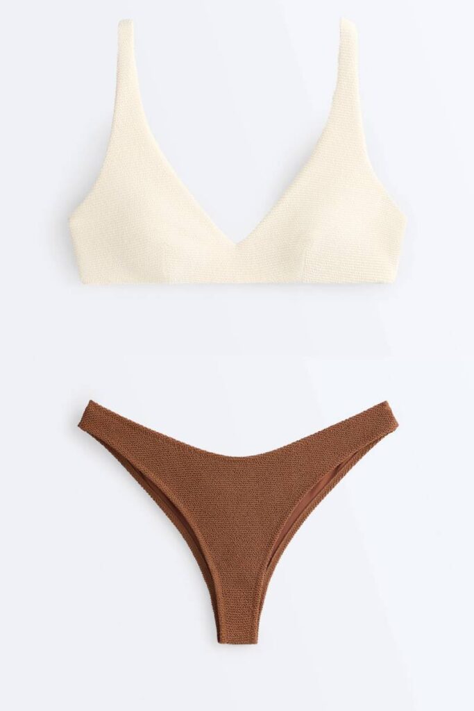 bikini colorati tendenza moda mare estate 2026