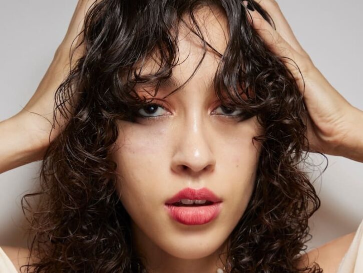 Capelli appena asciugati ma già senza piega? Forse tutto inizia sotto la doccia
