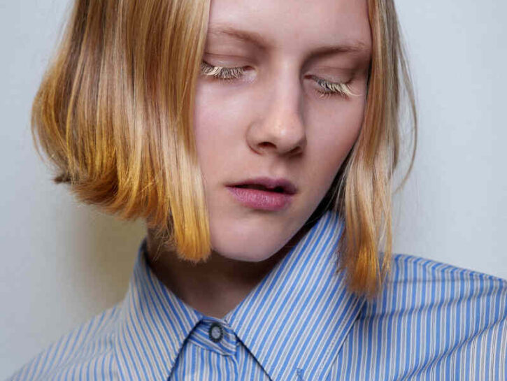 Capelli fragili e che si spezzano? Ecco come rinforzarli