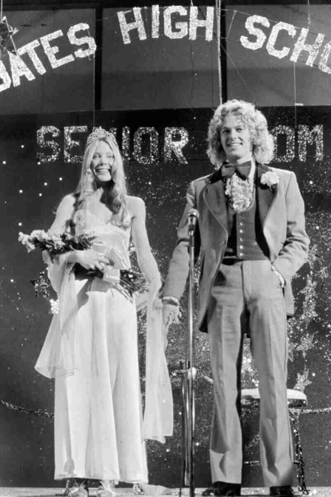 Gli attori Sissy Spacek e William Kat nella scena del prom del film Carrie