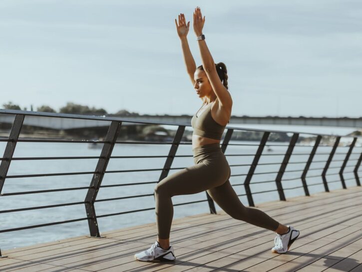 Stop pelle flaccida: i segreti per gambe e braccia più sode