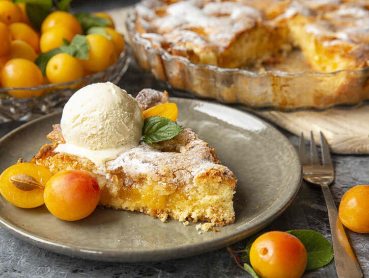 Rovesciata alle albicocche con sfere al pistacchio: il gusto che ti sazia