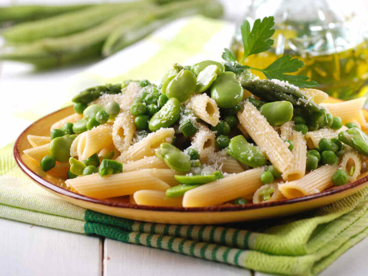 Penne alle fave e rucola: un primo fresco e saporito