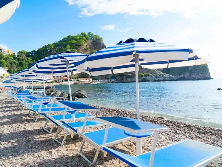 Spiagge più care d'Italia: dove ombrellone e lettini costano una fortuna
