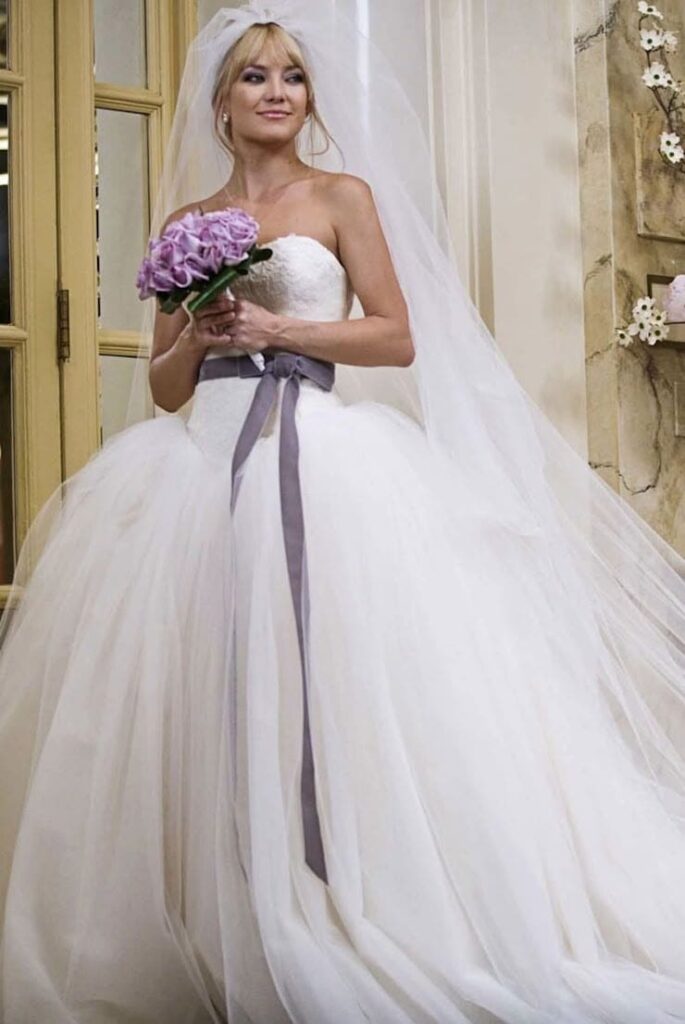 Kate Hudson con l'abito da sposa Vera Wang nel film Bride Wars
