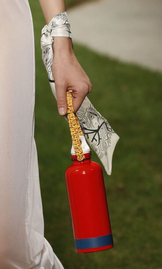 Le borracce sono le nuove it bag che (forse) non ti aspetti