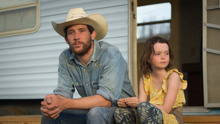 Josh O'Connor nel film Rebuilding