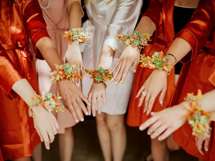 Invitata a un matrimonio? Le manicure più chic da abbinare all'abito