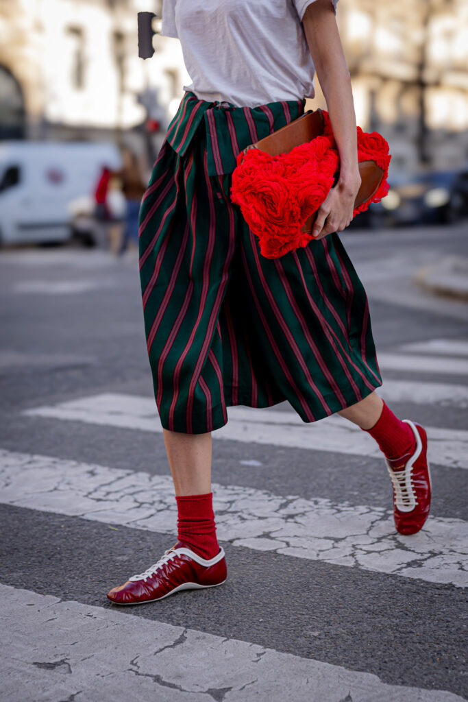 sneakers semplici e minimali tendenza scarpe moda estate 2026