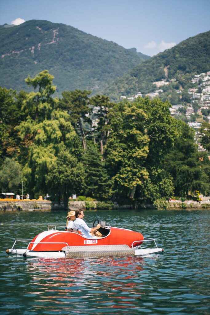 Pedalò rétro sul Lago di Lugano