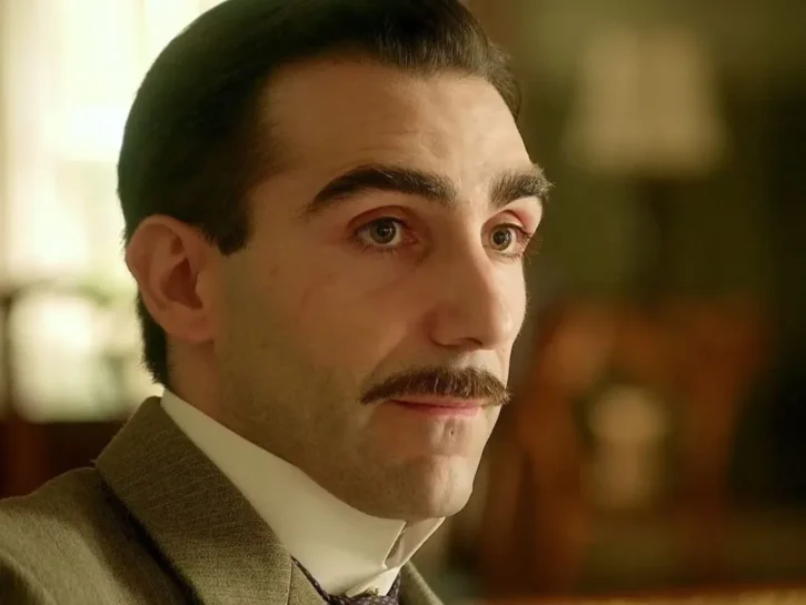 Guillermo Serrano (Lorenzo de la Mata) fuori da 