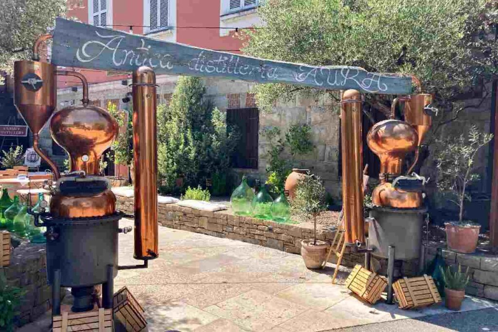 Ingresso della distilleria Aura, Istria