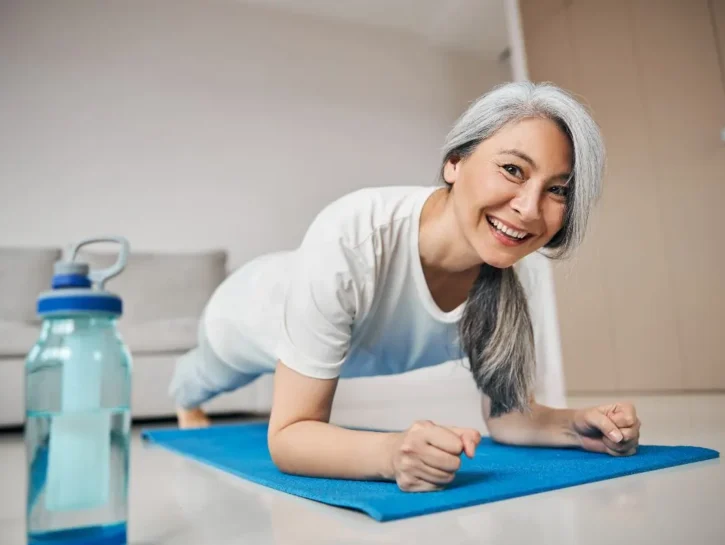 Hai più di 50 anni? Prova il plank test e scopri quanto sono in forma i tuoi muscoli