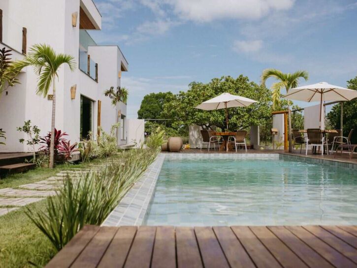 Zona piscina perfetta: le piante da non farsi mancare