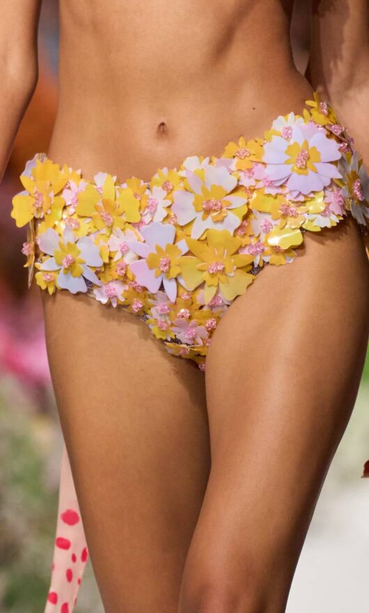 Zona bikini, trattala bene: la skincare intima per l'estate (e non solo)