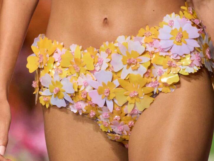 Zona bikini, trattala bene: la skincare intima per l'estate (e non solo)