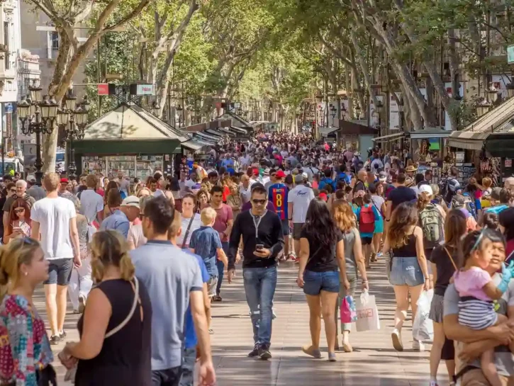 Overtourism, le città europee che combattono il sovraffollamento