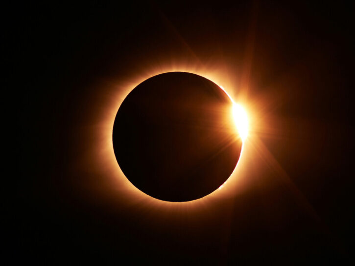 L'eclissi del 12 agosto: orari, luoghi e feste in giro per l'Europa. Dall'Italia all'Islanda