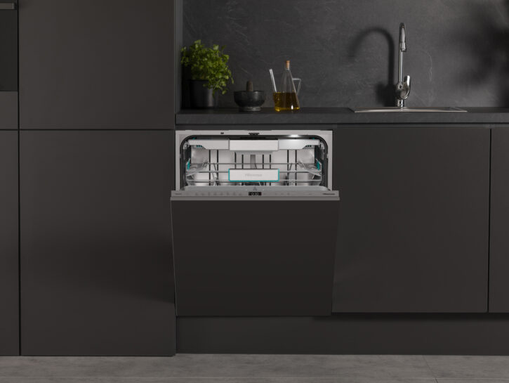 Più tempo libero, meno pensieri in cucina. Merito della nuova lavastoviglie da incasso Hisense