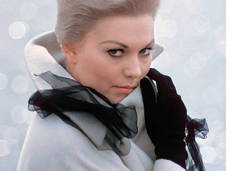 Lo stile glaciale di Kim Novak racconta ancora il mistero femminile