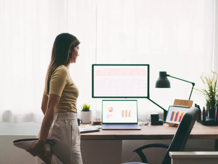 Gli esercizi di stretching da fare in ufficio