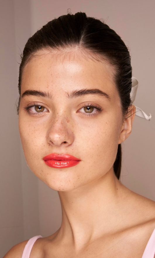 Rossetto corallo? Certo, è l'ossessione dell'estate