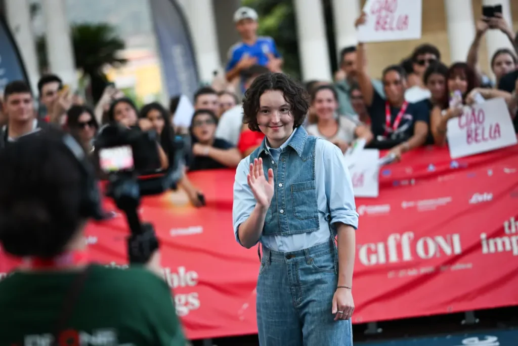 Bella Ramsey è stata la star dell’ultimo Giffoni Film Festival, dove a luglio ha “accompagnato” Sunny Dancer: la pellicola ha aperto la manifestazione cult dedicata al cinema per ragazzi.