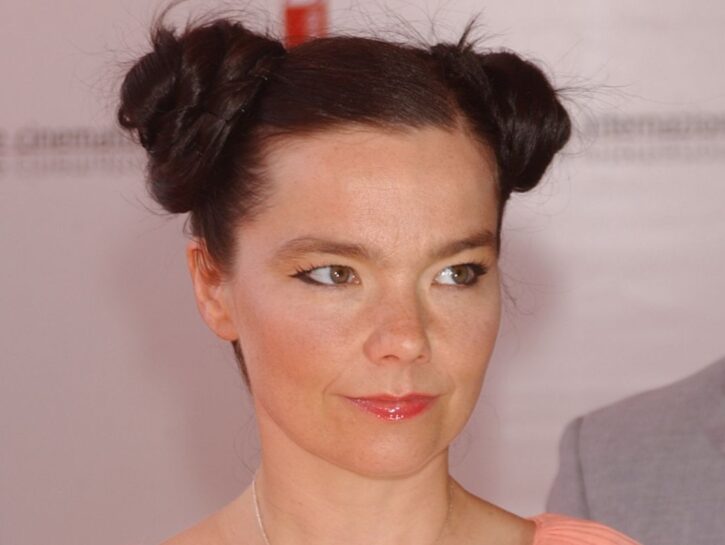 Björk torna al cinema dopo 25 anni: la sua musica accompagna 