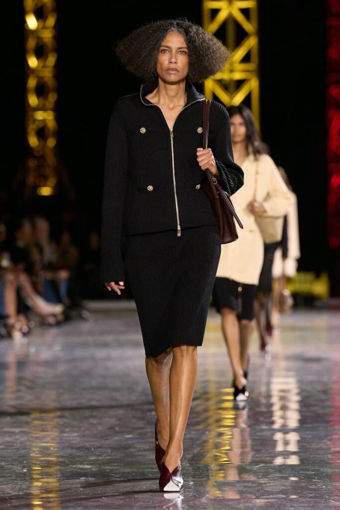 Tailleur gonna alla sfilata Chanel