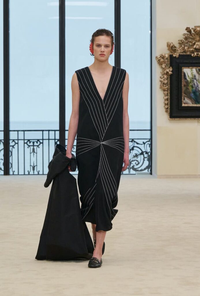Modella alla sfgilata Chanel Cruise 2027