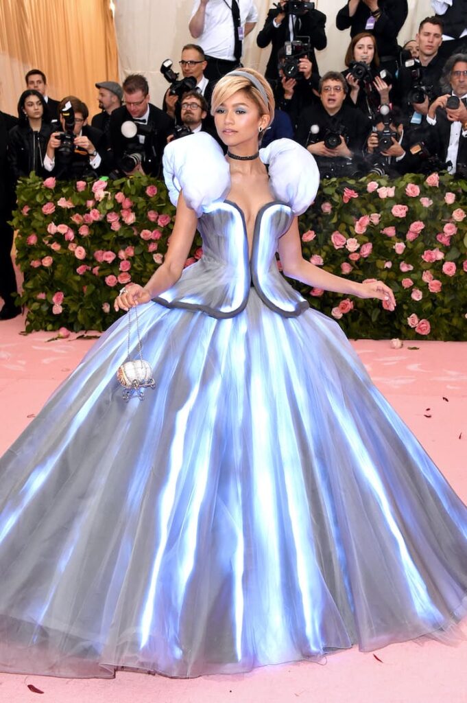 Zendaya con abito da Cenerentola