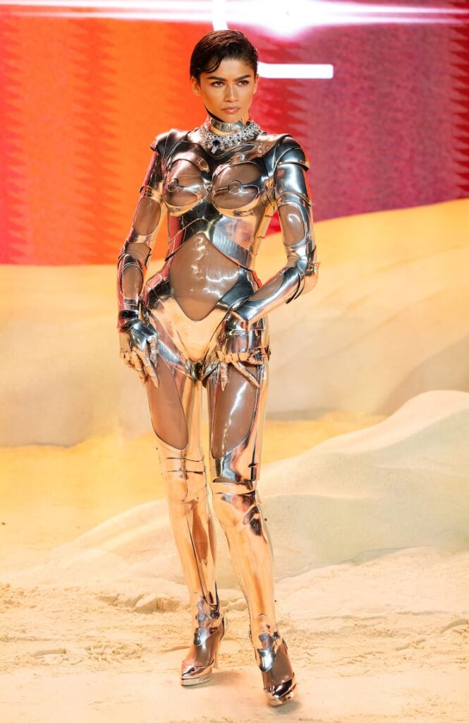 Zendaya con look da robot